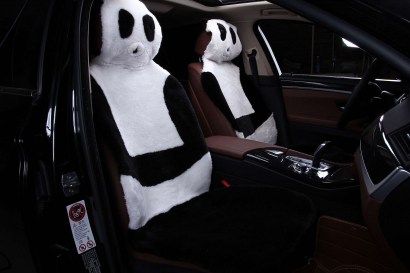 nakidki-iz-iskusstvennogo-meha-na-sidenya-avtomobilya-panda.jpg